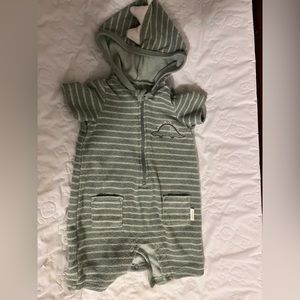 Tahari baby 0-3 months